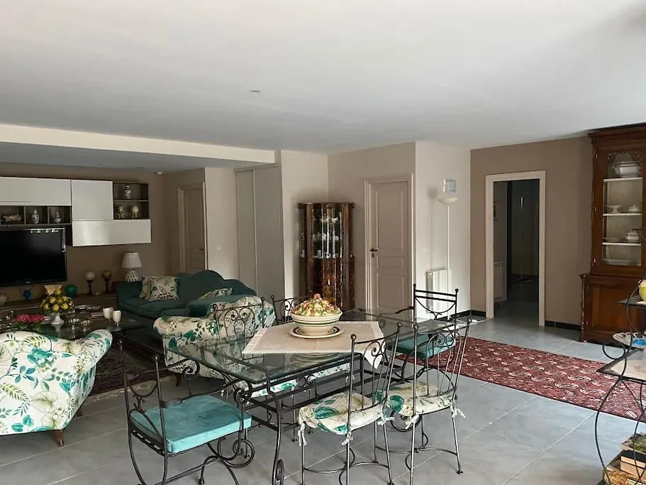 Big Villa, Independent Apartment Of 170 M Vallauris France